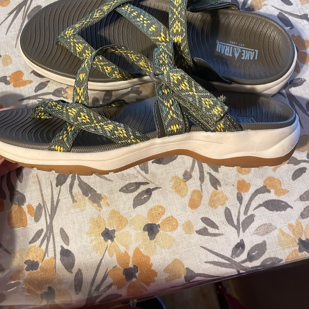 Lake & Trail Womens Size 7 Bailey Sport Slip On Sandals Green Hiking Walking